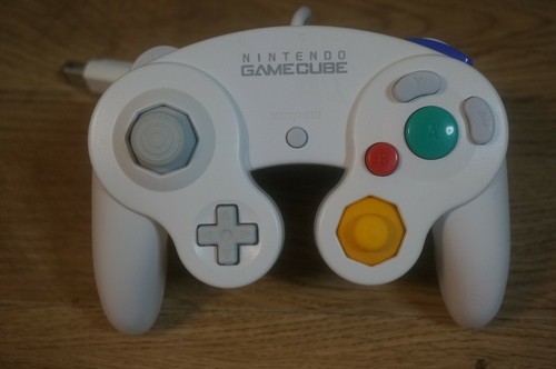 Nintendo controller gamecube