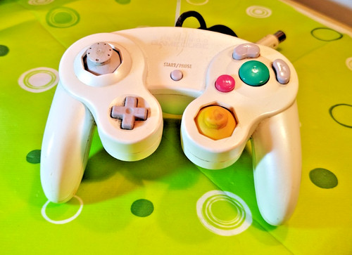 Nintendo gamecube controller - nintendo,